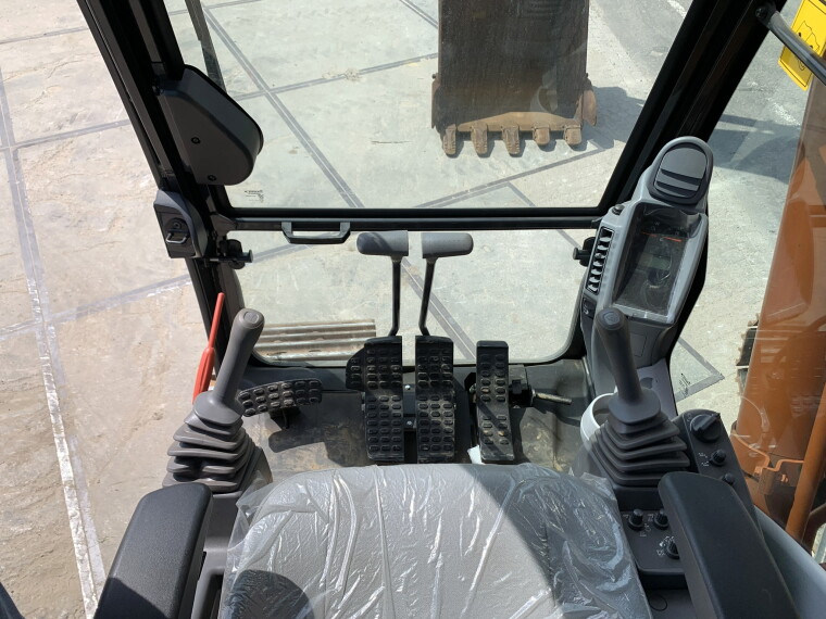 CACSIOE-2200-v レジ Hitachi ZX220LC-GI Excavator | Boss Machinery